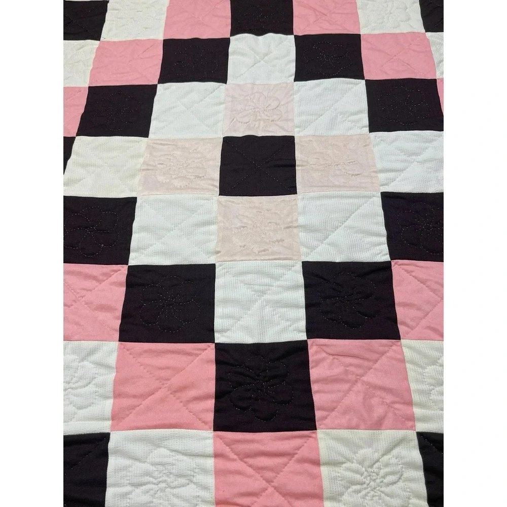 Vintage Indiana Amish Made handmade patchwork quilt Pink Small Child Throw 45x48